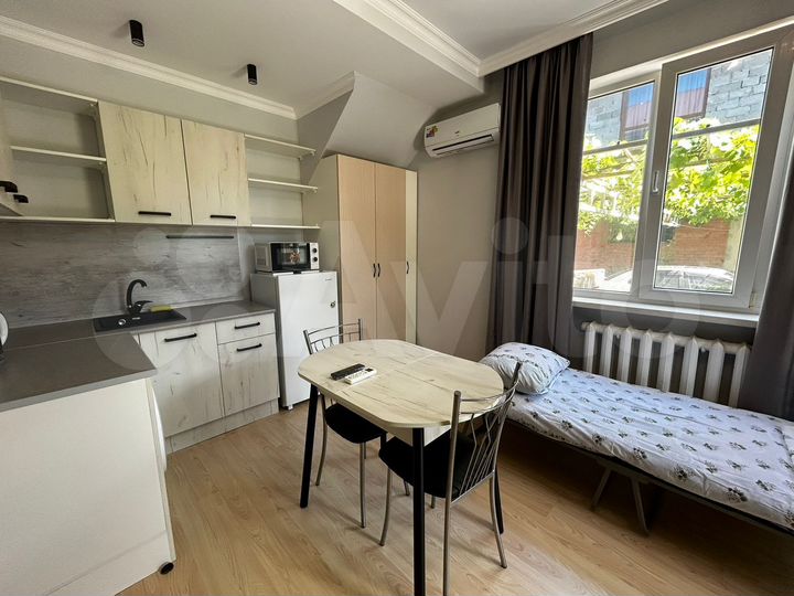 Комната 28 м² в 1-к., 1/2 эт.