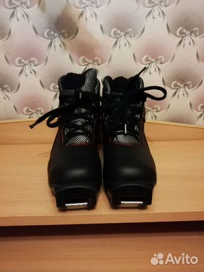 Продам лыжные ботинки 31.5 размер