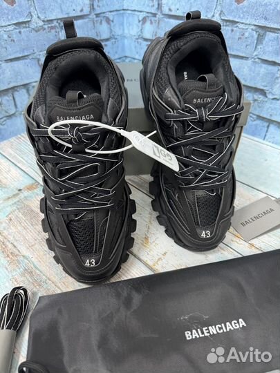 Balenciaga track 1 black