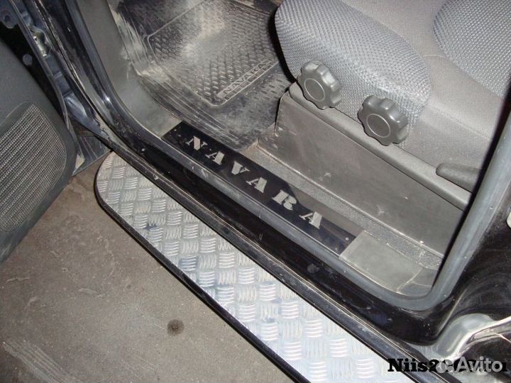 Силовые пороги Nissan Navara D40 3 точки крепления