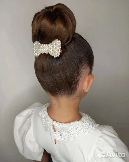 Стразы и украшения в прически