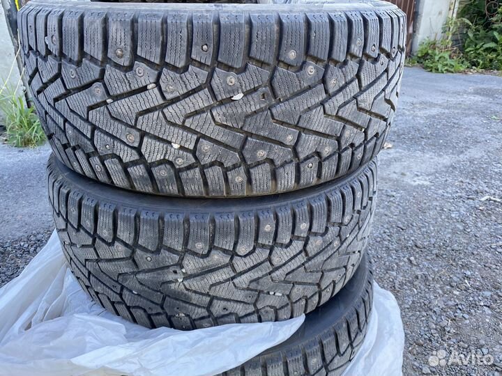 Pirelli Ice Zero 235/45 R17