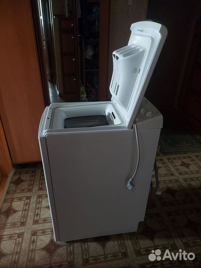 Продам на запчасти неисправную стиральную машину