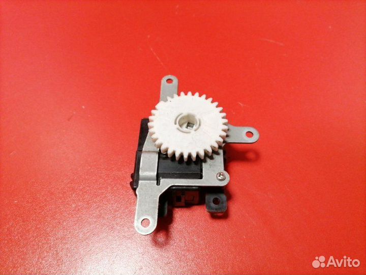 Сервопривод заслонок печки Toyota Auris ZRE151L
