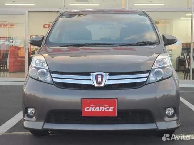 Toyota Isis 1.8 CVT, 2015, 38 000 км