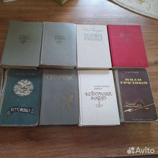 Книги разных жанров