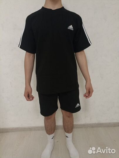 Костюм Adidas футболка+ шорты,р.50