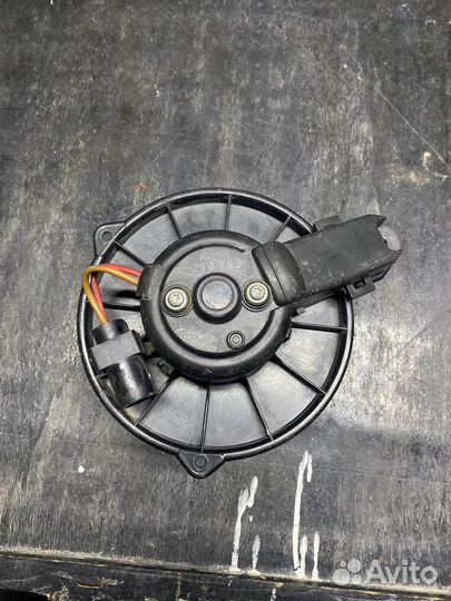 Моторчик печки Audi 4B1820021