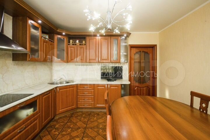 3-к. квартира, 120 м², 7/10 эт.