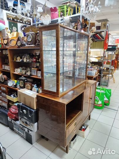 Шкаф витрина