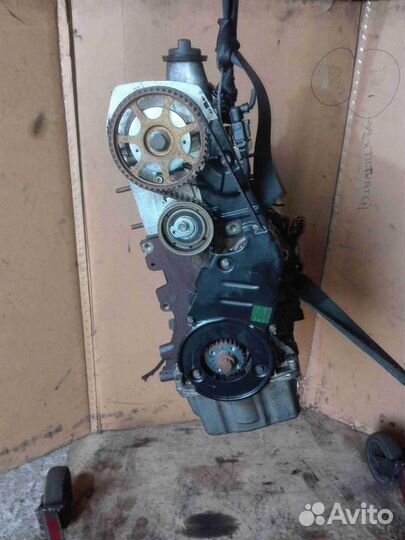 Двигатель Volkswagen Golf AZJ