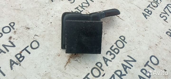 Отбойник резонатора Toyota Camry 40