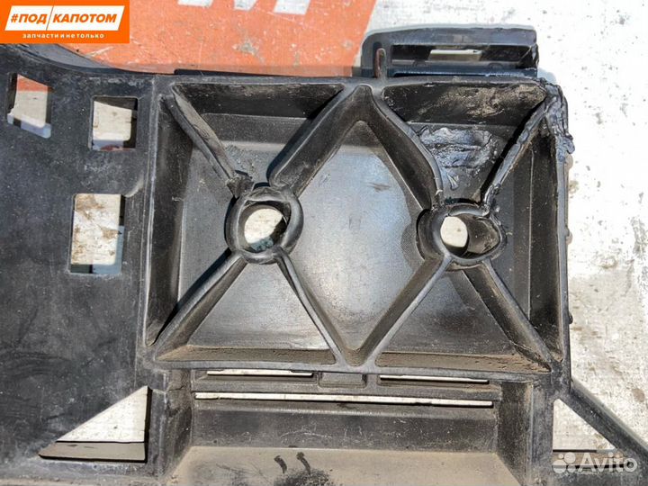 Кронштейн (крепление) Mercedes-Benz E-Класс W212