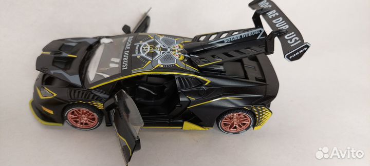 Машина металлическая