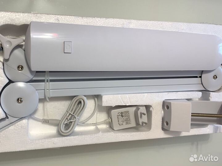 Лампа бестеневая светодиодная на струбцине