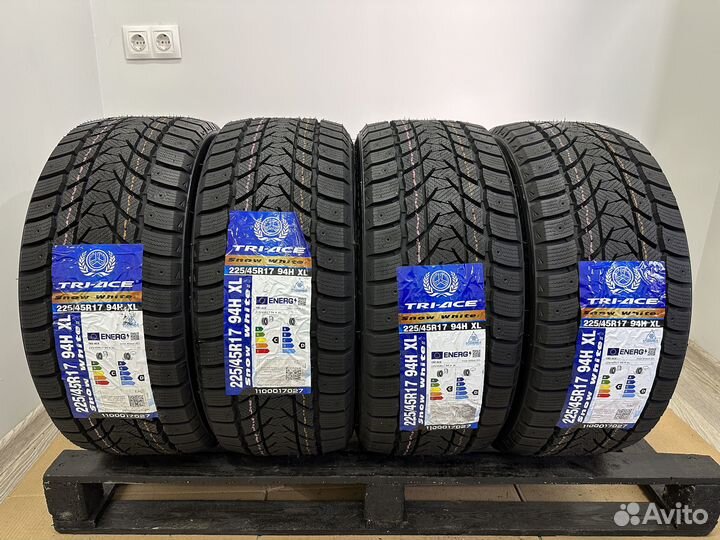 Tri Ace Snow White II 225/45 R17 94H