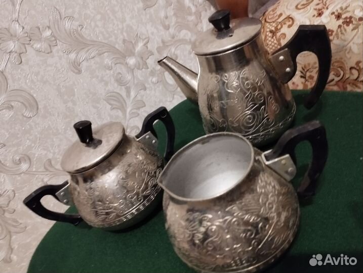 Заварочный чайник, сахарница, молочница
