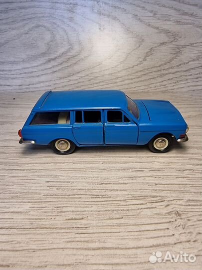 Волга газ 2402 1/43 модель без ми