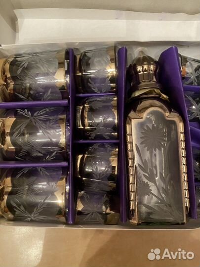 Набор бокалов и рюмок