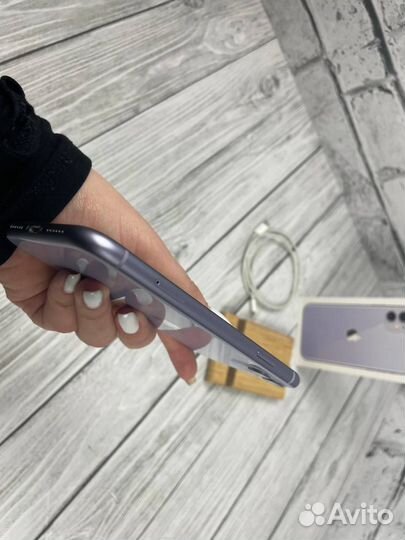 iPhone 11, 64 ГБ