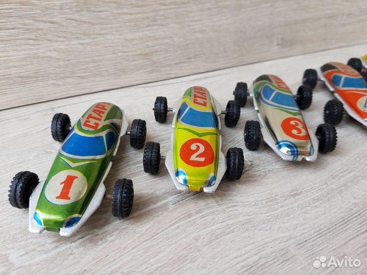 Жестяные машинки 