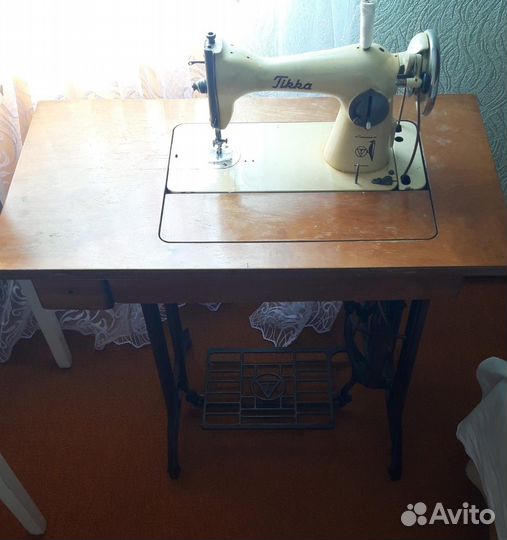 Швейная машинка Тикка