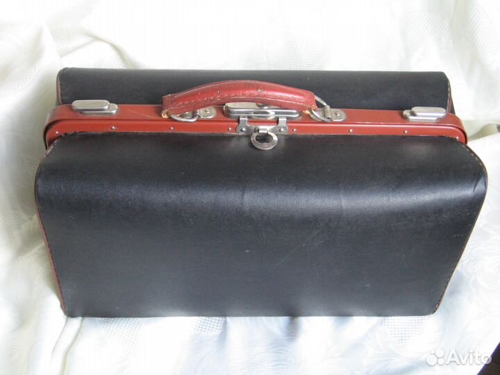 Саквояж врача СССР