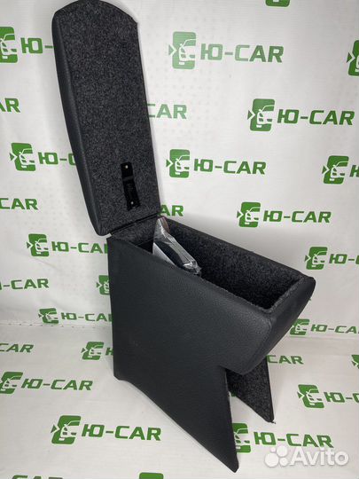 Подлокотник Honda Insight 09-14 бардачок