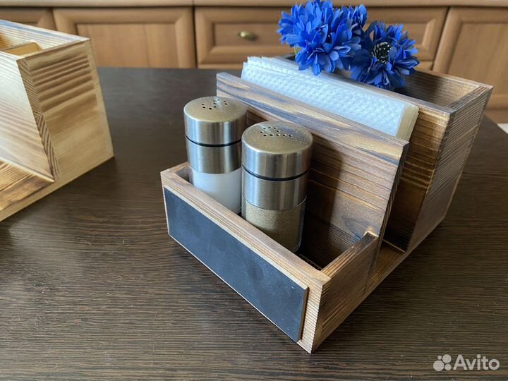 Салфетница деревянная с отсеками для специй