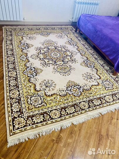 Ковер шерстяной