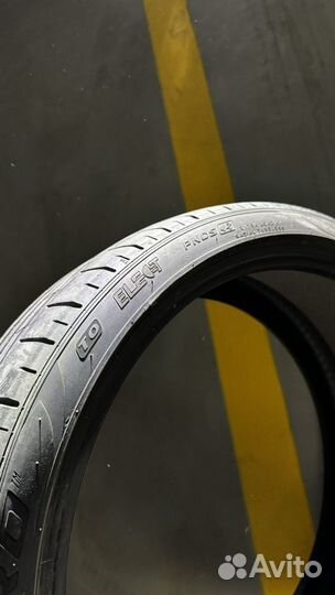 Pirelli P Zero PZ4 235/35 R20