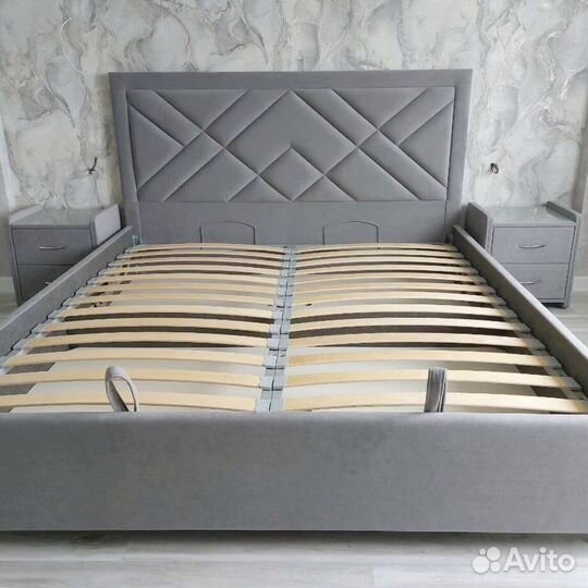 Кровать с изголовьем