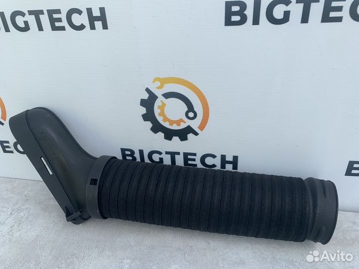 Патрубок воздушного фильтра Mercedes A2720902882