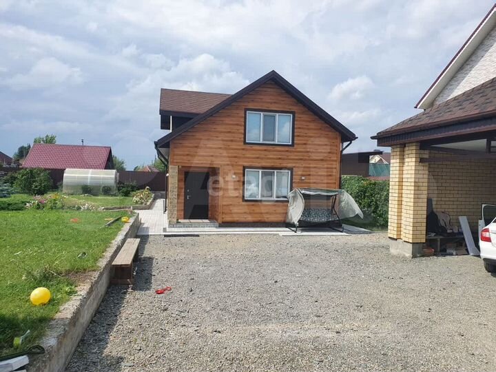 Дом 220 м² на участке 12 сот.