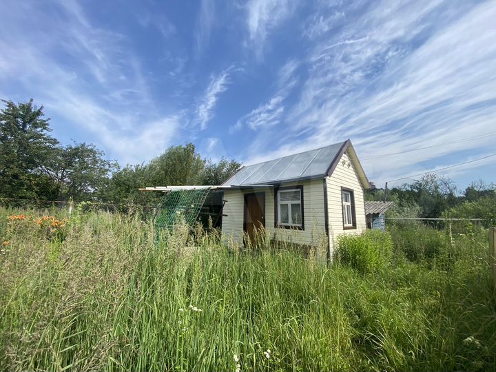 Дача 10,6 м² на участке 4 сот.