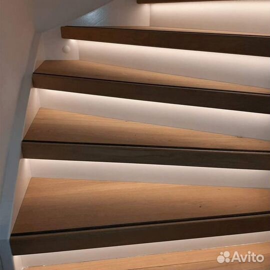 Подсветка лестницы на ступенях с датчиком