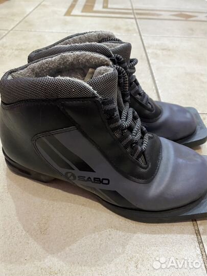 Ботинки лыжные 35 р. с креплениями