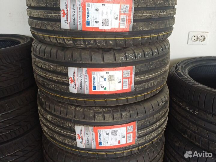 Powertrac Racing Pro 235/45 R18 98W