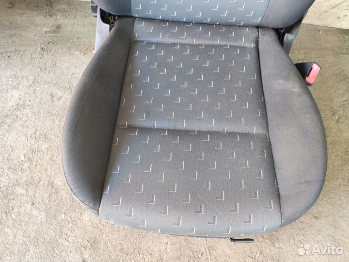 Сиденье пассажирское (погнуто) Skoda Octavia Tour