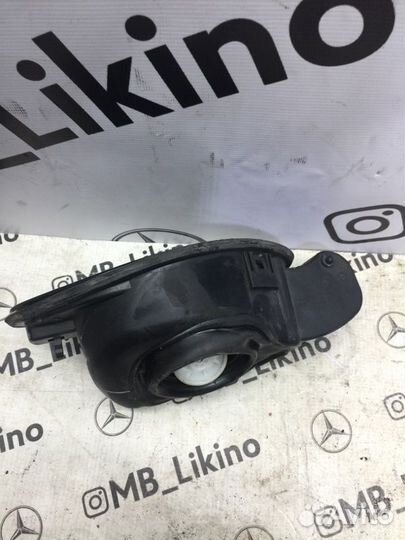 Лючок бензобака Mercedes Ml W164