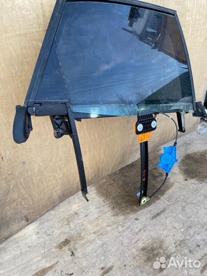 Стекло заднее правое в сборе Audi A4 B6