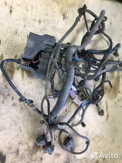 Блок предохранителей проводка двс Renault Laguna 2