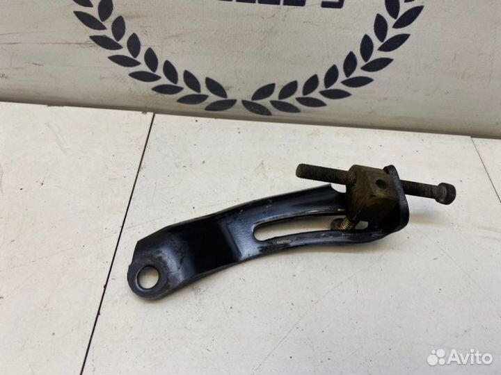 Кронштейн генератора Mazda 626 Gf седан 2.0 FS-DE