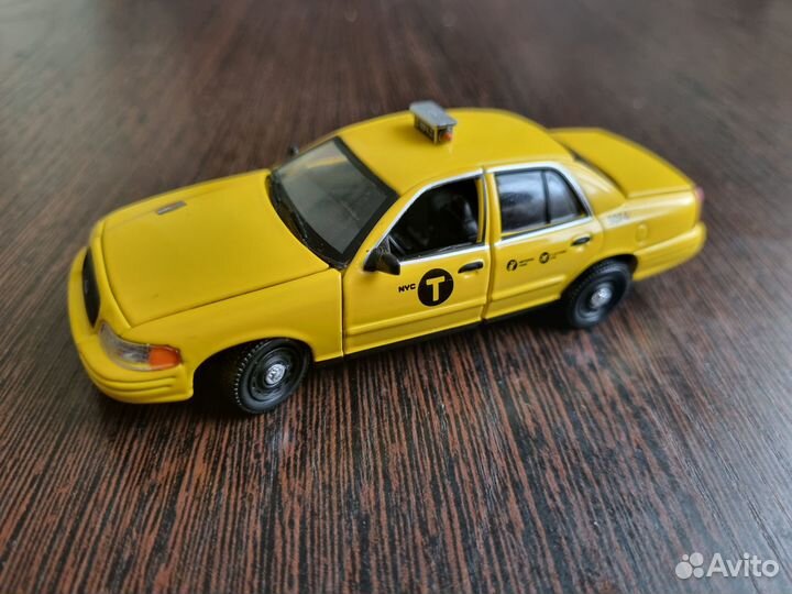 Ford Crown Victoria такси Нью-Йорк 1:43