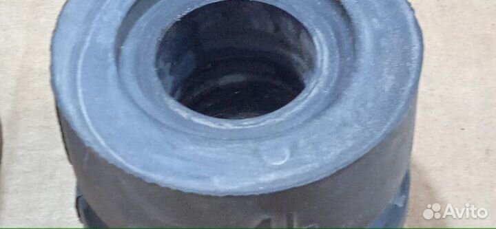 Подушка рамы кузова задняя Toyota Land Cruiser