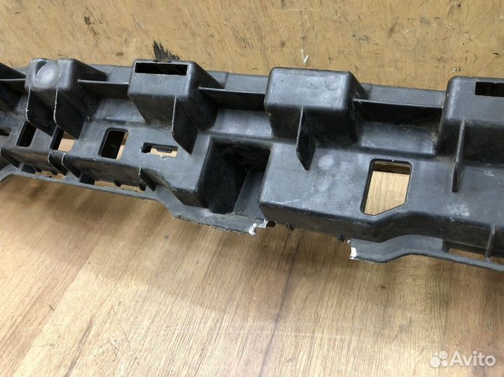 Кронштейн переднего бампера Mercedes Benz X204 GLK