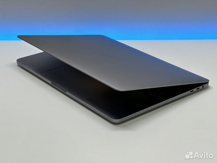 Macbook Pro 13 2018 Touch Bar 16gb ram