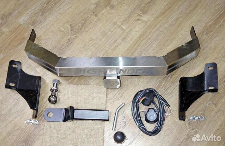 Фаркоп на Toyota Highlander 2017-2021