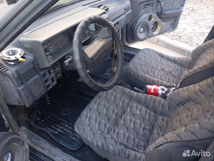 ВАЗ 2109 1.5 МТ, 2001, битый, 300 000 км