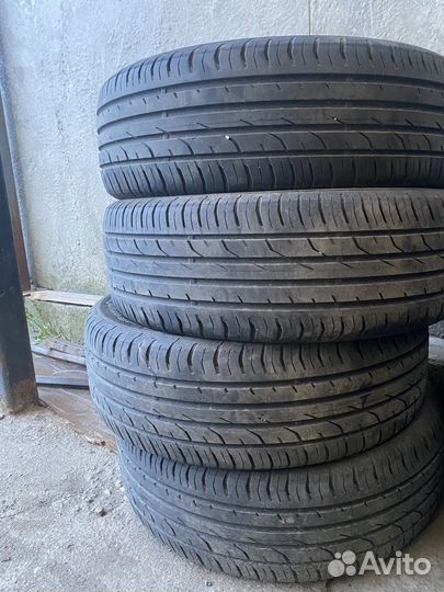 Continental ContiPremiumContact 2 215/60 R17 96B